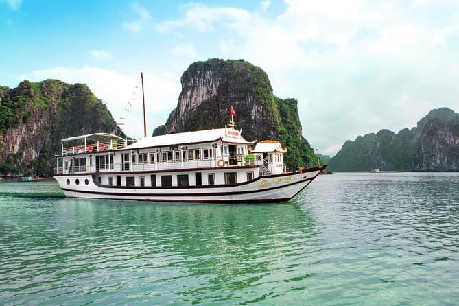 From Hanoi: Ha Giang Loop Tour 3 Nights 2 Days with Motorbike/Car - Day 1 Hanoi to Ha Giang: settling in on the long road