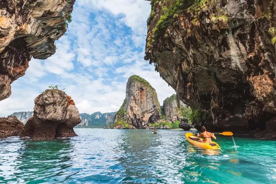 From Hanoi: Ha Long Bay 1 Day Tour With A Luxury Cruise - Lunch onboard with at least 8 dishes: what you should expect