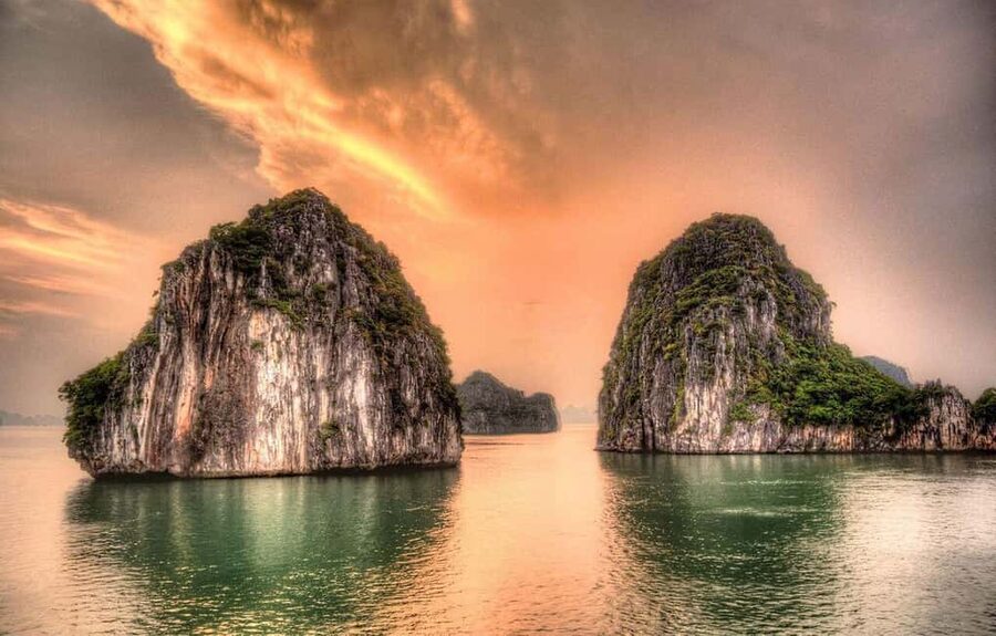 From Hanoi: Ha Long Bay 1 Day Tour With A Luxury Cruise - Sung Sot Cave hike: the step count is the point