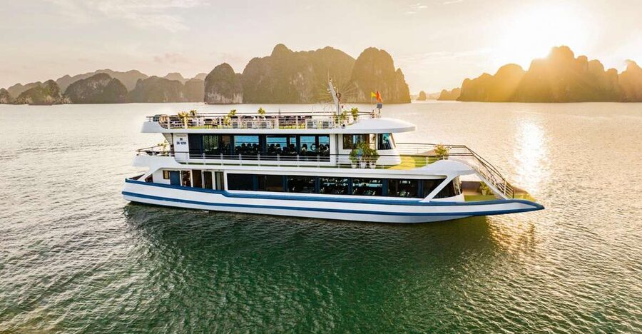 From Hanoi: Ha Long Bay 5-star Day Cruise with Buffet Lunch - Packing tips that make the difference on the water