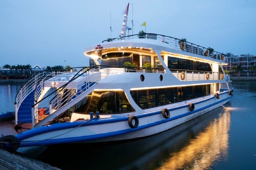 From Hanoi: Ha Long Bay Luxury Cruise Day Tour with Jacuzzi - Ha Long Bay in One Day: What This Luxury Cruise Actually Delivers