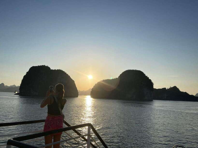 From Hanoi: Ha Long Bay Tour with Cruise & Lunch - Getting back to Hanoi: arrive before the night feels late