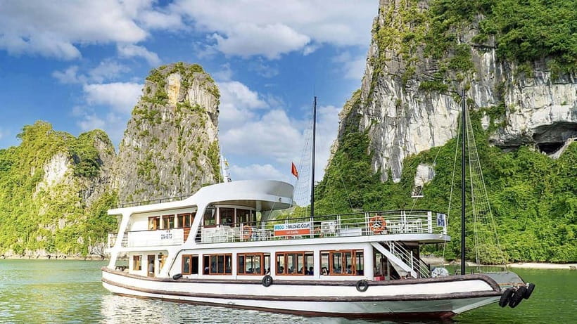 From Hanoi: Halong Cruise With Lunch & Come Back Hanoi Early - Arrival at the Cruise Port and the Lunch That Keeps It Worth $35