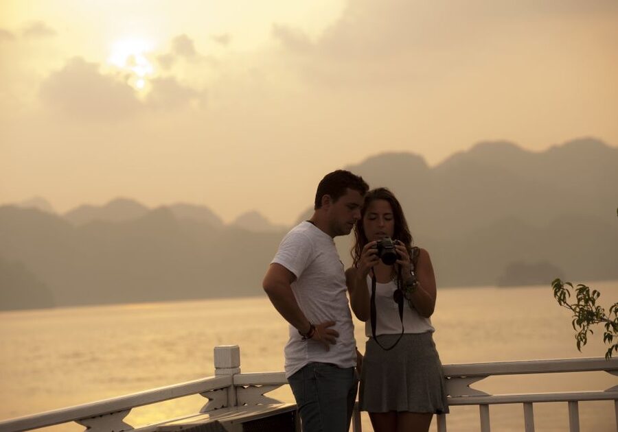 From Hanoi: Halong Explorer 3-Day Deluxe Cruise - Day 1 Evening: Seafood Dinner, Deck Time, and Night Squid Fishing
