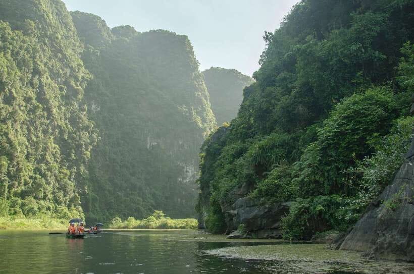 From Hanoi: Hoa Lu/Bai Dinh-Tam Coc/Trang An-Mua Cave Tours - The Lunch Break That Actually Works: Buffet Food With Veg Options