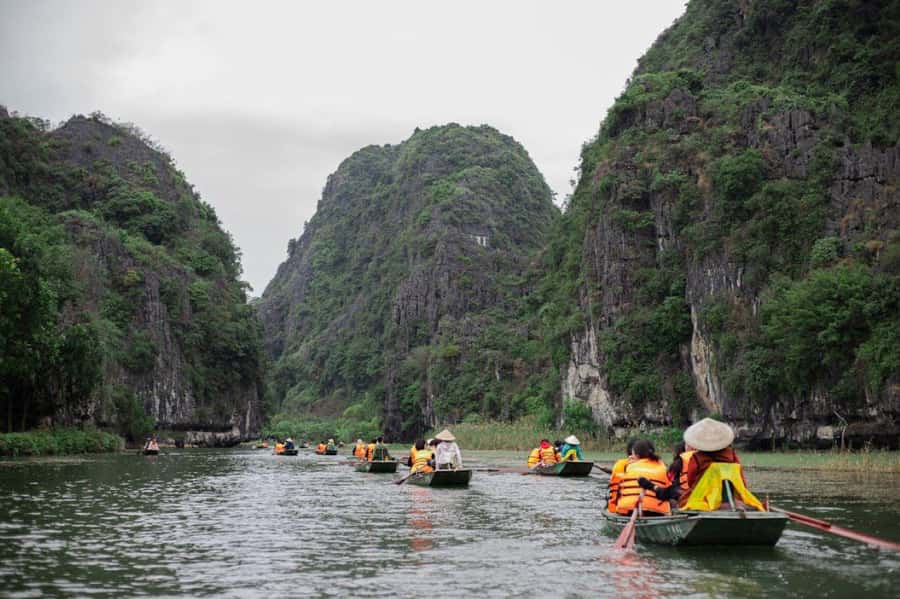From Hanoi: Hoa Lu, Tam Coc, and Mua Cave Adventure Day Tour - Lunch in Ninh Bình: included Vietnamese food that actually helps your day