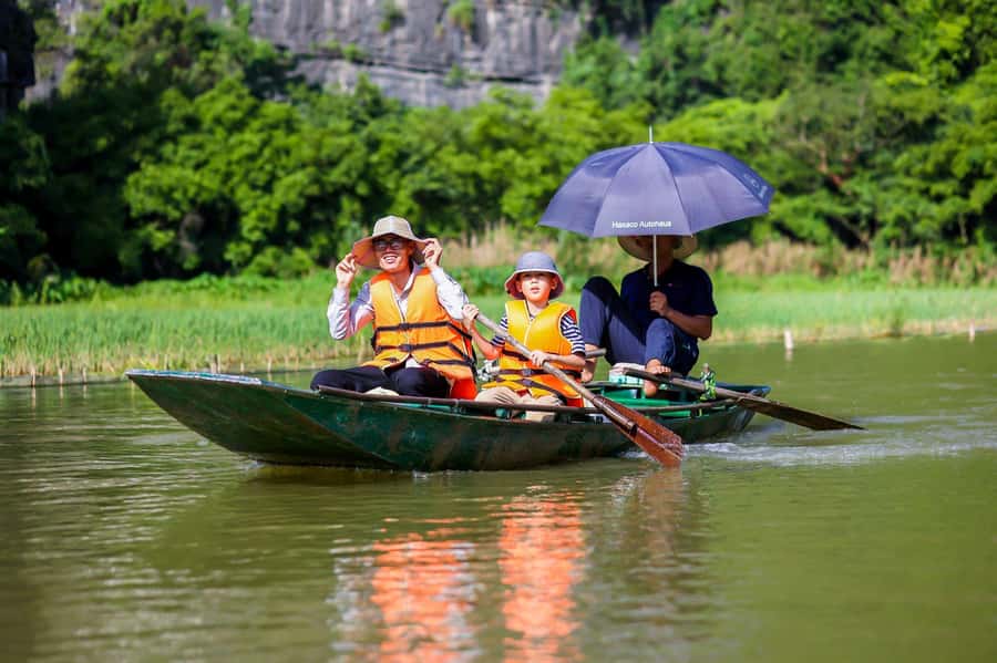 From Hanoi: Hoa Lu, Tam Coc, and Mua Cave Adventure Day Tour - Tam Coc boat trip: limestone karsts from the water, with a guided rhythm