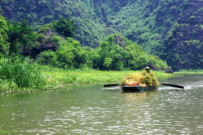 From Hanoi: Hoa Lu - Tam Coc boating - Cycling & Mua Cave visit - Mua Cave and 500 steps: the climb, the small waterfall, and the big view