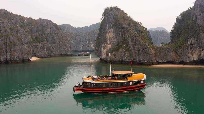 From Hanoi: Lan Ha Bay | Kayaking, Sightseeing, Cruise Trip - From Hanoi or Cat Ba to Ben Beo: the transfer reality check