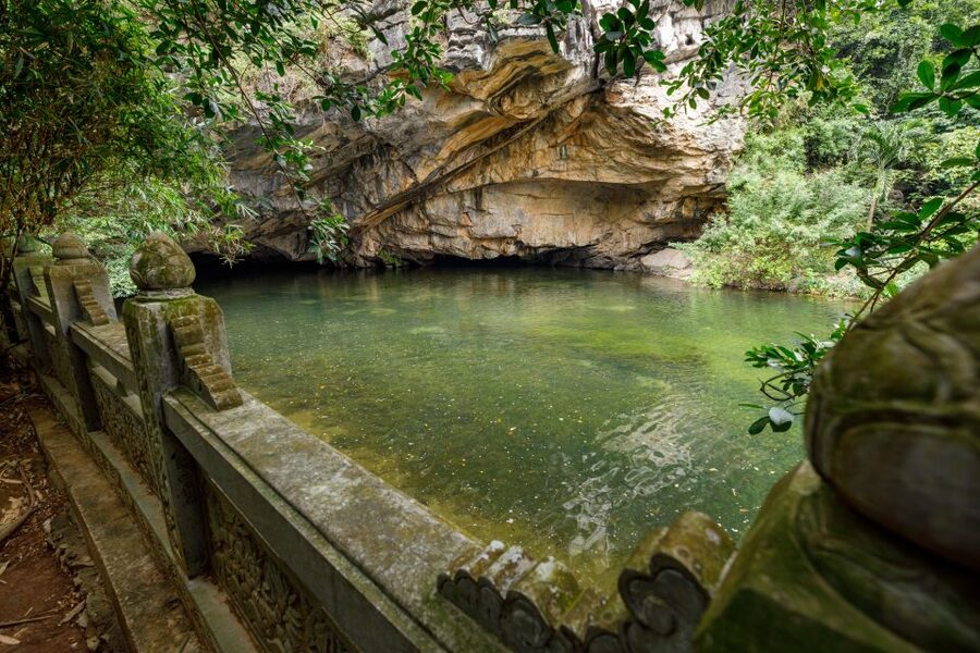 From Hanoi: Mua Cave - Tam Coc Full Day Tour - Lunch at a local restaurant: keep it simple and timed right