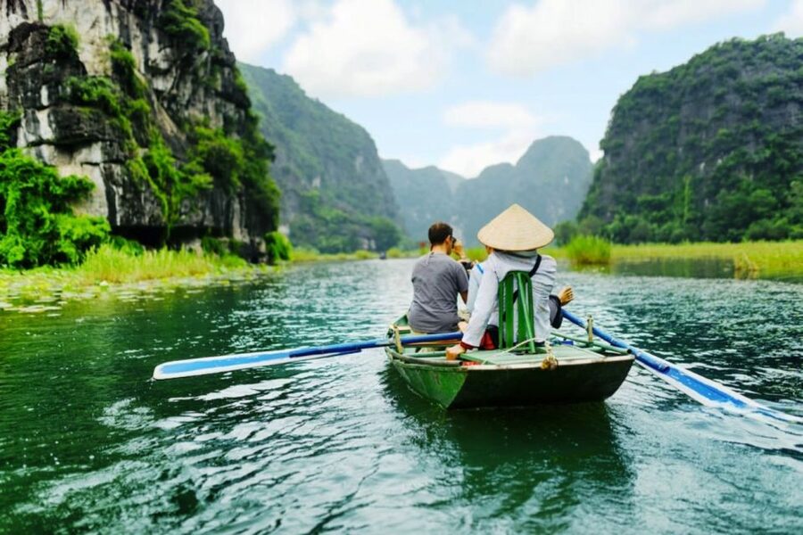 From Hanoi: Mua Cave - Tam Coc Full Day Tour - Dragon Peak sunset, virtual tower photos, and the Goddess of Mercy shrine