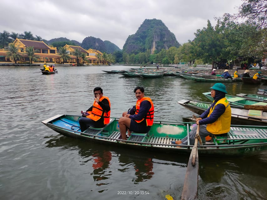From Hanoi: Ninh Binh, Hoa Lu, Tam Coc and Mua cave - Getting back to Hanoi: manage the tired-but-happy feeling