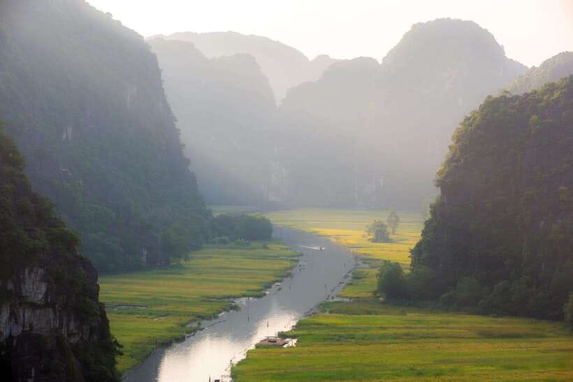 From Hanoi: Ninh Binh, Hoa Lu, Tam Coc, & Mua Cave Day-Trip - Tam Coc boat cruise: the famous caves, with real time to enjoy them