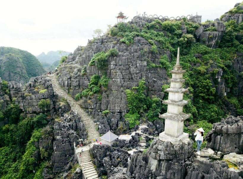 From Hanoi: Ninh Binh, Hoa Lu, Trang An and Mua Cave Trip - From Hanoi to Ninh Binh: Early Pickup and the Limousine Rhythm