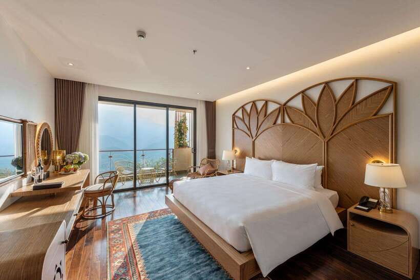 From Hanoi: Premium 2-Day Sapa Adventure with DCAR Limousine - Day 2 choices: Fansipan or a second village trek