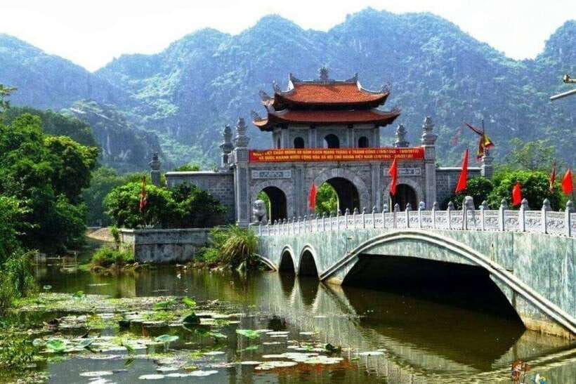From Hanoi: Quang Phu Cau Incense Village & Ninh Binh Tour - Tam Coc’s River Ride: Fields, Caves, and That Ha Long Bay on Land Feeling