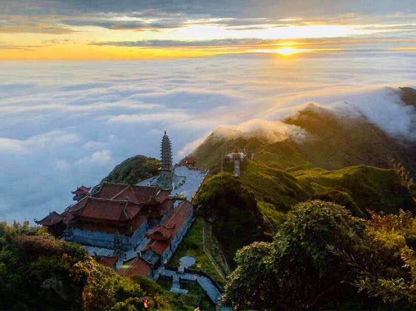 From Hanoi: Sapa Tour w Fansipan Peak 3 days 2 nights - Sapa town rhythm: meals included, but you still keep control