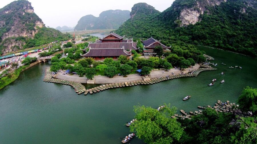 From Hanoi: Trang An & Bai Dinh Pagoda Full-Day Private Tour - Key highlights at a glance