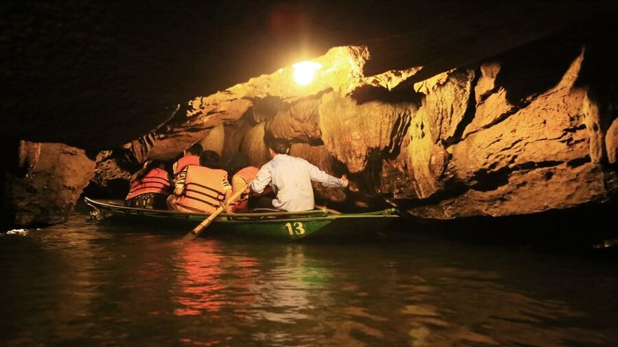 From Hanoi: Trang An & Bai Dinh Pagoda Full-Day Private Tour - Electric Car, Boat Trip, and the Local Rhythm of the Day