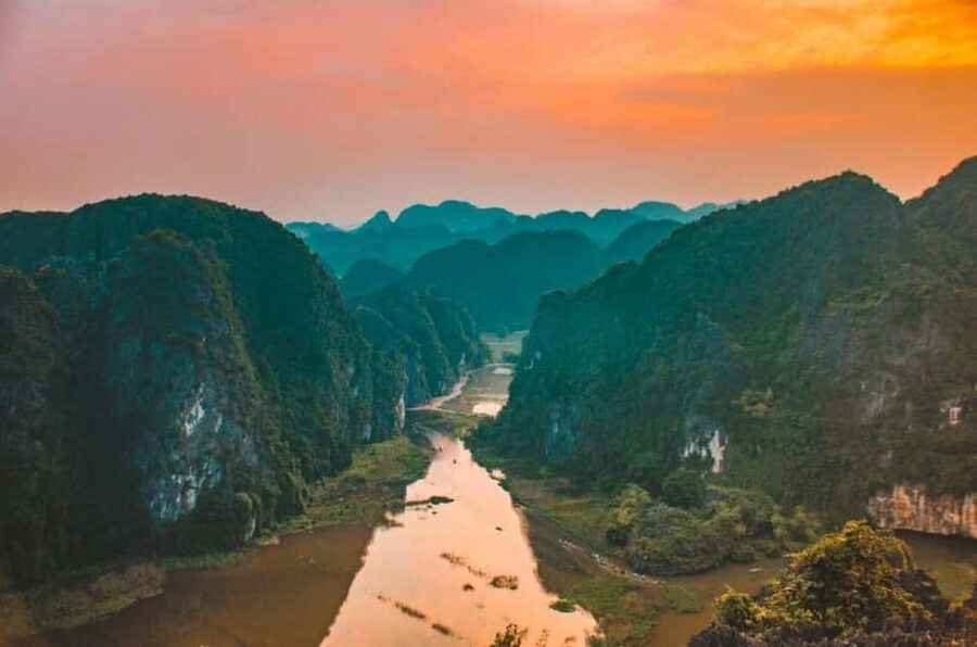 From Hanoi: Trang An eco-tourism - Hoa Lu ancient & Mua Cave - Mua Cave and Hang Mua: the 500 steps that shape the whole mood