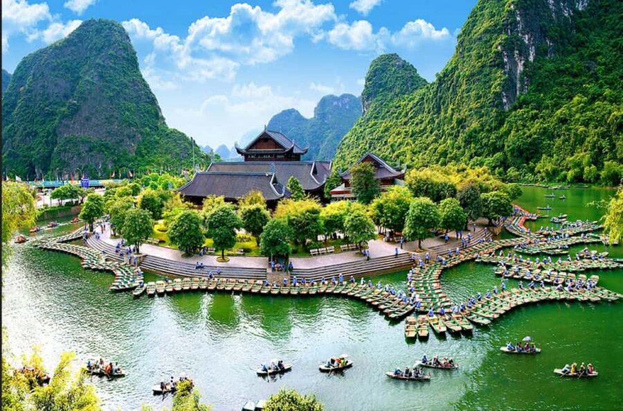 From Hanoi: Trang An eco-tourism - Hoa Lu ancient & Mua Cave - Trang An eco-tourism: caves by boat, with limestone so close it feels unreal