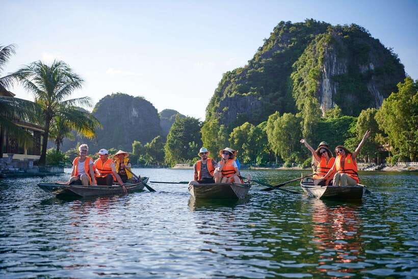 From Hanoi: Trang An, Hoa Lu & Mua Cave Full-Day Luxury Tour - Price and Value: Does $69 Actually Add Up?