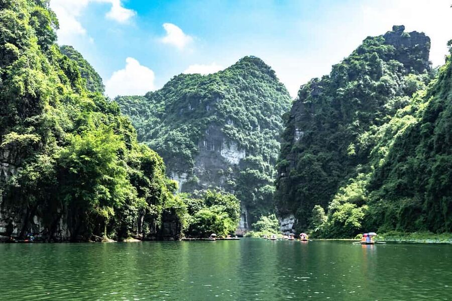 From Hanoi: Visit Hoa Lu & Trang An or Tam Coc & Mua Caves - Hang Mua’s 500+ Steps and the Rice-Field View