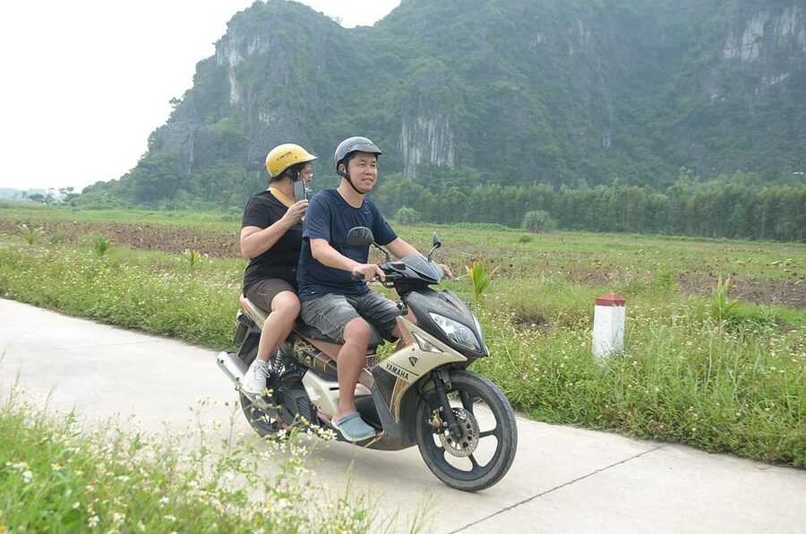 From Ninh Binh : 2 Days Lan Ha Bay, Cat Ba Island Overnight - Day 2: Lan Ha Bay cruise with kayaking, swimming, and island arches