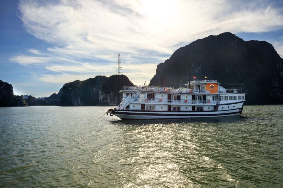 From Ninh Binh: Ha Long Bay 2 days 1 night on 3-star Cruise - Key highlights to pay attention to