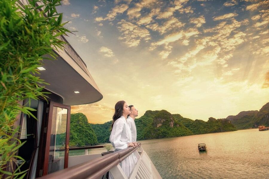 From Ninh Binh: Ha Long - Lan Ha Bay 2D1N on 5-star Cruise - From Ninh Binh to Tuan Chau: the smooth start you’ll feel