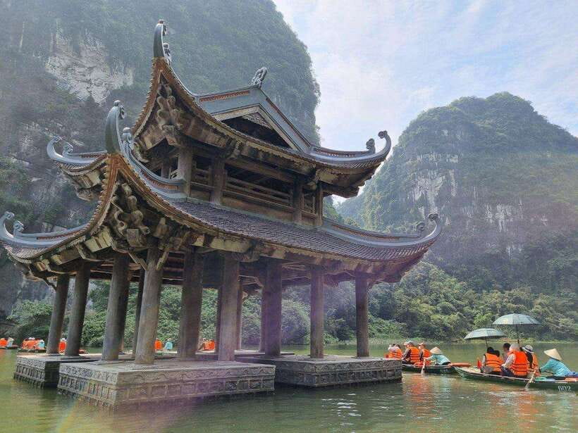 From Ninh Binh : Hoa Lu, Trang An, and Mua Cave Day Tour - A Full-Day Ninh Binh Circuit: Hoa Lu, Mua Cave, Trang An