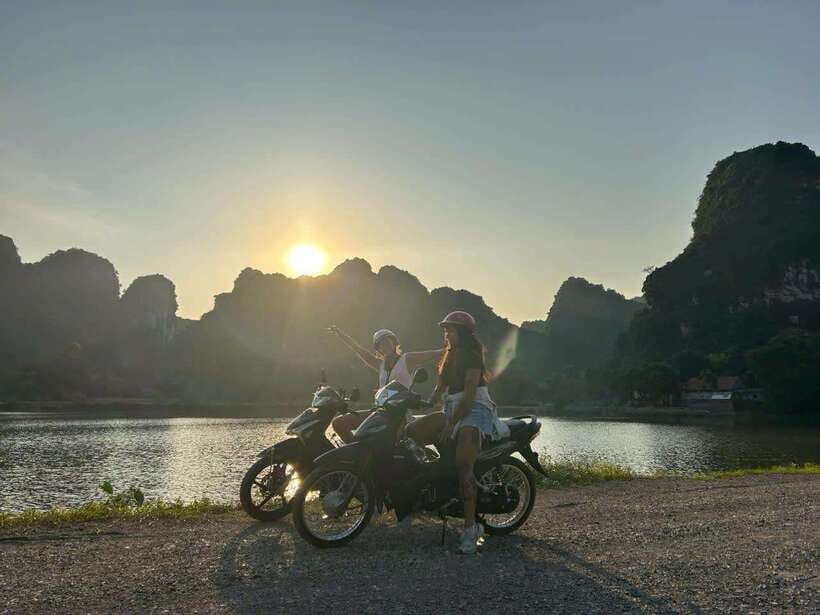 From Ninh Binh : Motobike Tour Trang An, Mua Cave 6-Hours - Trang An by Boat: Caves, Karst, and a Temple Stop