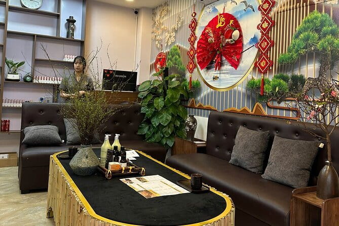 Full Body Combo with Aromatherapy or Deep Tissue treatment - Price and Value: Is $20 for 1 Hour a Good Deal?