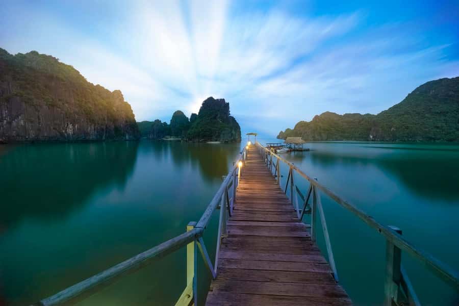 Full day boat trip with Cat Ba's captain Jack - From Cat Ba to Cai Beo: how you start the day