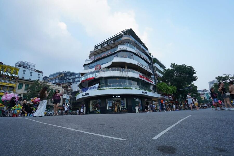 Full Day Hanoi City Tour With Transfer and Lunch, Tour Giude - Hỏa Lò Prison: French Rule to the Hanoi Hilton