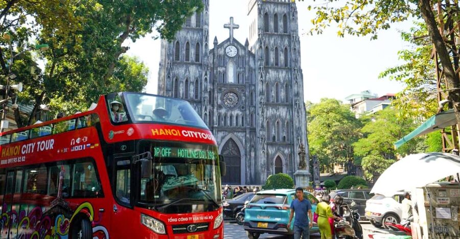Full Day Hanoi City Tour With Transfer and Lunch, Tour Giude - Tran Quoc Pagoda on Golden Fish Island (The West Lake Start)