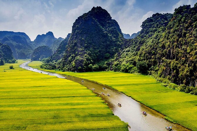 Full day Hoa Lu, Tam Coc and Mua Cave by Limousine from Hanoi - Tam Coc-Bich Dong by bamboo boat: the 1.5-hour part that everyone wants