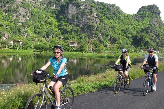 Full Day Hoa Lu - Tam Coc - Mua Cave Group Tour - Limousine Bus - Mua Cave: nearly 500 steps to Lying Dragon Mountain views