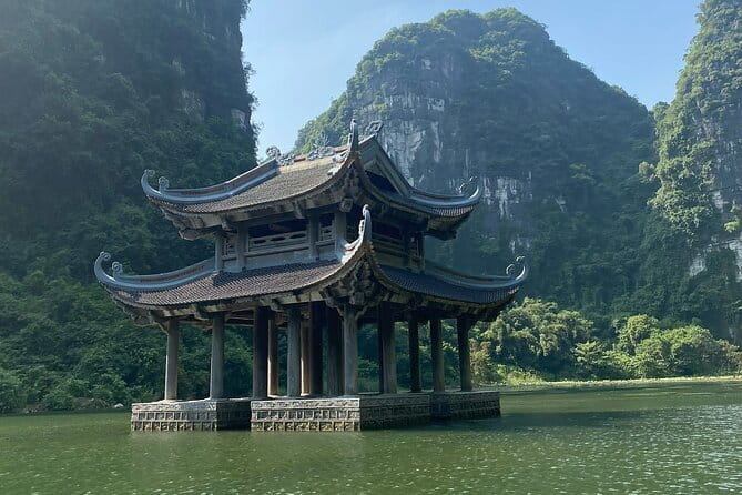 Full Day Ninh Binh Heritage Premium Trip from Hanoi - Bai Dinh Pagoda: Arhats, Huge Bells, and the Goddess of Mercy