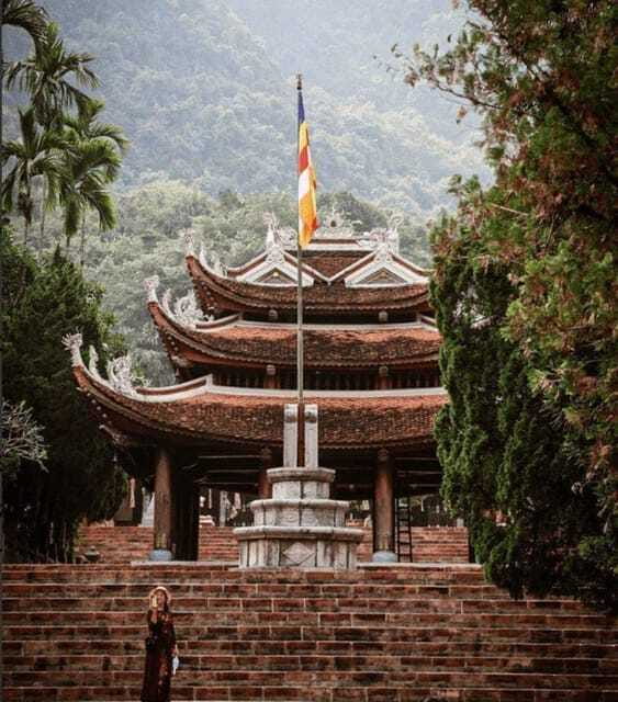Full-Day Perfume Pagoda Group Tour - Lunch at the restaurant: the recharge that keeps you moving