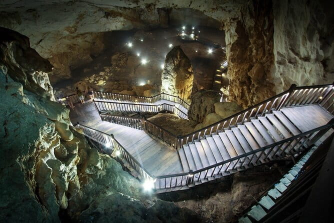 Full Day Phong Nha Cave Tour Departing from Hanoi - Overnight bus from Hanoi: what your 5:00 pm start really means