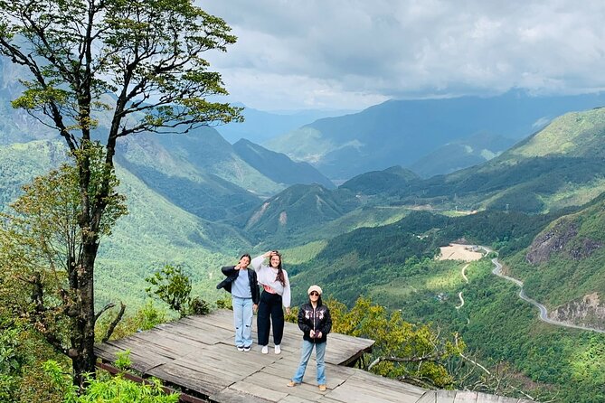Full Day Private Guided Sapa Motorbike Adventure - Sapa Market: A Short Break That Still Adds Context