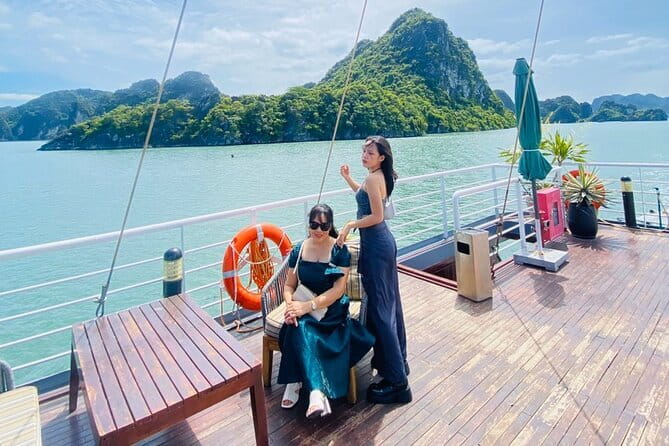 Full Day Private Tour in Halong with Lunch - The late-day tea, fruit, and the ride back to Hanoi