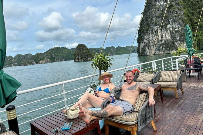 Full Day Private Tour in Halong with Lunch - Halong Bay lunch at 12:00: why this meal is more than fuel