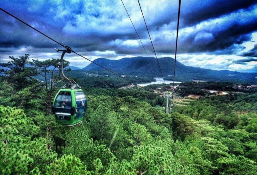 Full Day to Perfume Pagoda - The climb to Huong Tich Cave: what the trek really feels like
