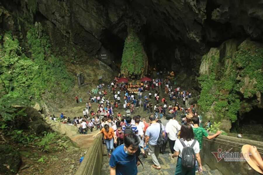 Full Day to Perfume Pagoda - Beyond the cave: Heaven Kitchen pagoda and Le Dynasty architecture