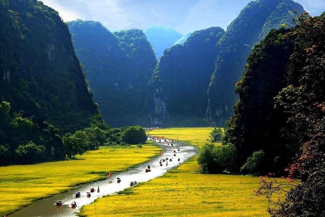 Full-Day Tour Hoa Lu, Tam Coc Boat Trip and Mua Cave - Tam Coc Bamboo Boat Trip: Caves, Rice Fields, and Ha Long Bay on Land