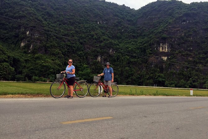 Full-Day Tour to Hoa Lu and Tam Coc from Hanoi with Lunch - Guide support and small-group pacing (Phong, Ms Ha Noi, Jack, and the team)