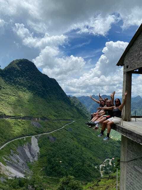 Ha Giang Loop Tour 3 Days 2 Night with easy rider from Hanoi - Guides, English communication, and what makes the stops work