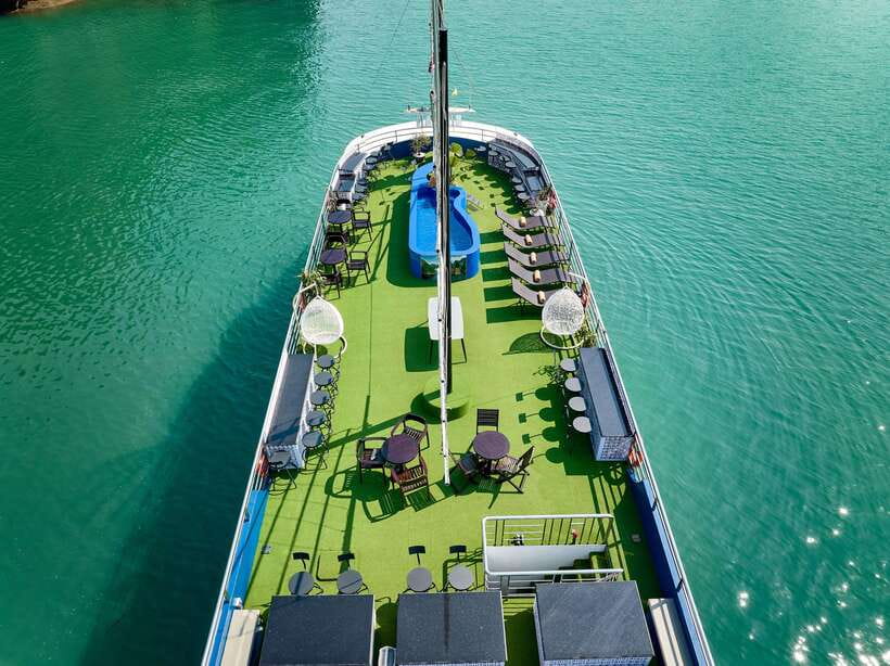 Ha Long & Bai Tu Long bay cruise wt Kayakking & buffet lunch - Luon Cave by kayak or bamboo boat: choose the pace you want